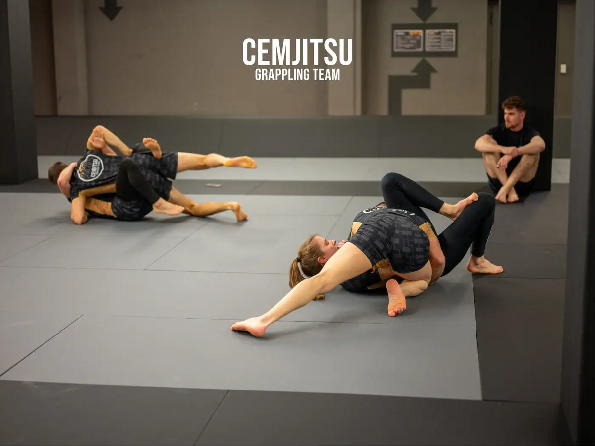CEMJITSU Grappling Team Trainingshalle in Göppingen mit Logo